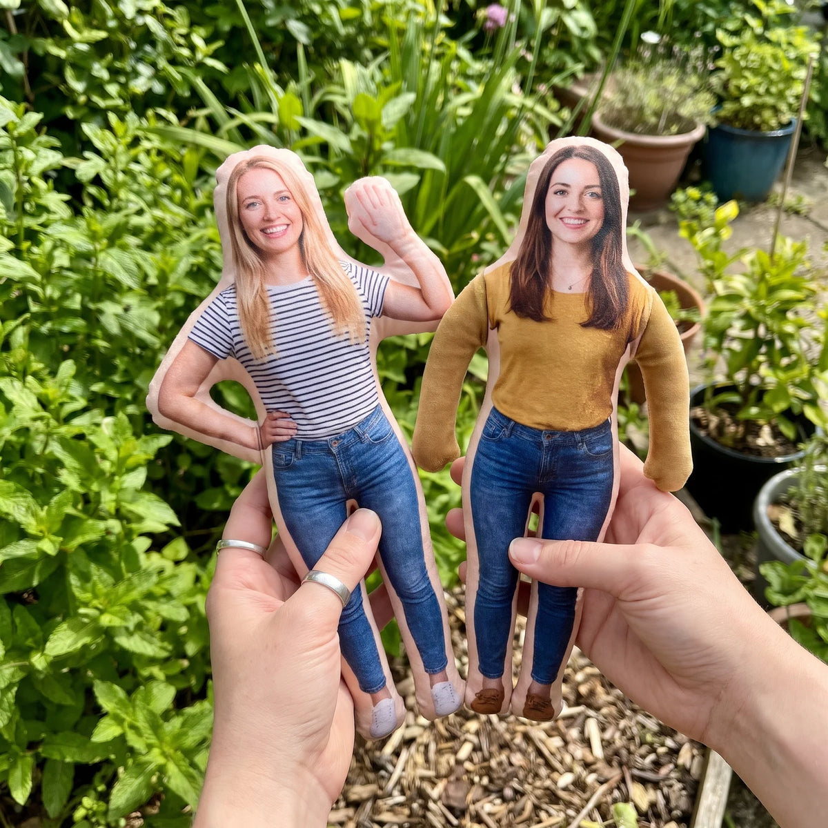 Sosia pupazzo personalizzato con foto - due amiche