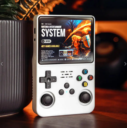 Dettaglio della console retrò portatile Pixelino