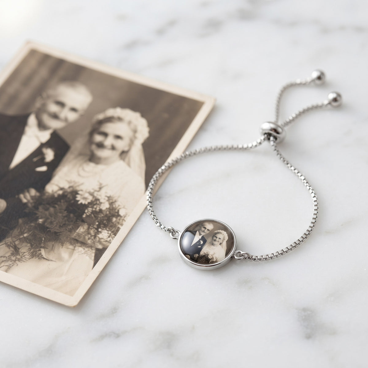 Bracciale con foto in bianco e nero in ricordo